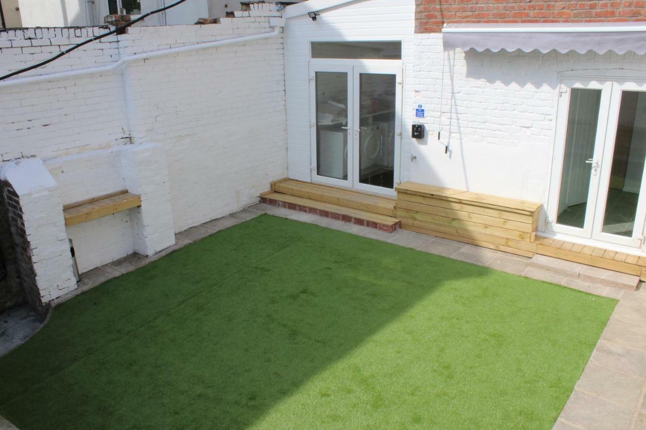Backpackers Blackpool Hotel & Suites المظهر الخارجي الصورة